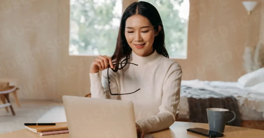 購入したPCに満足するイメージ
